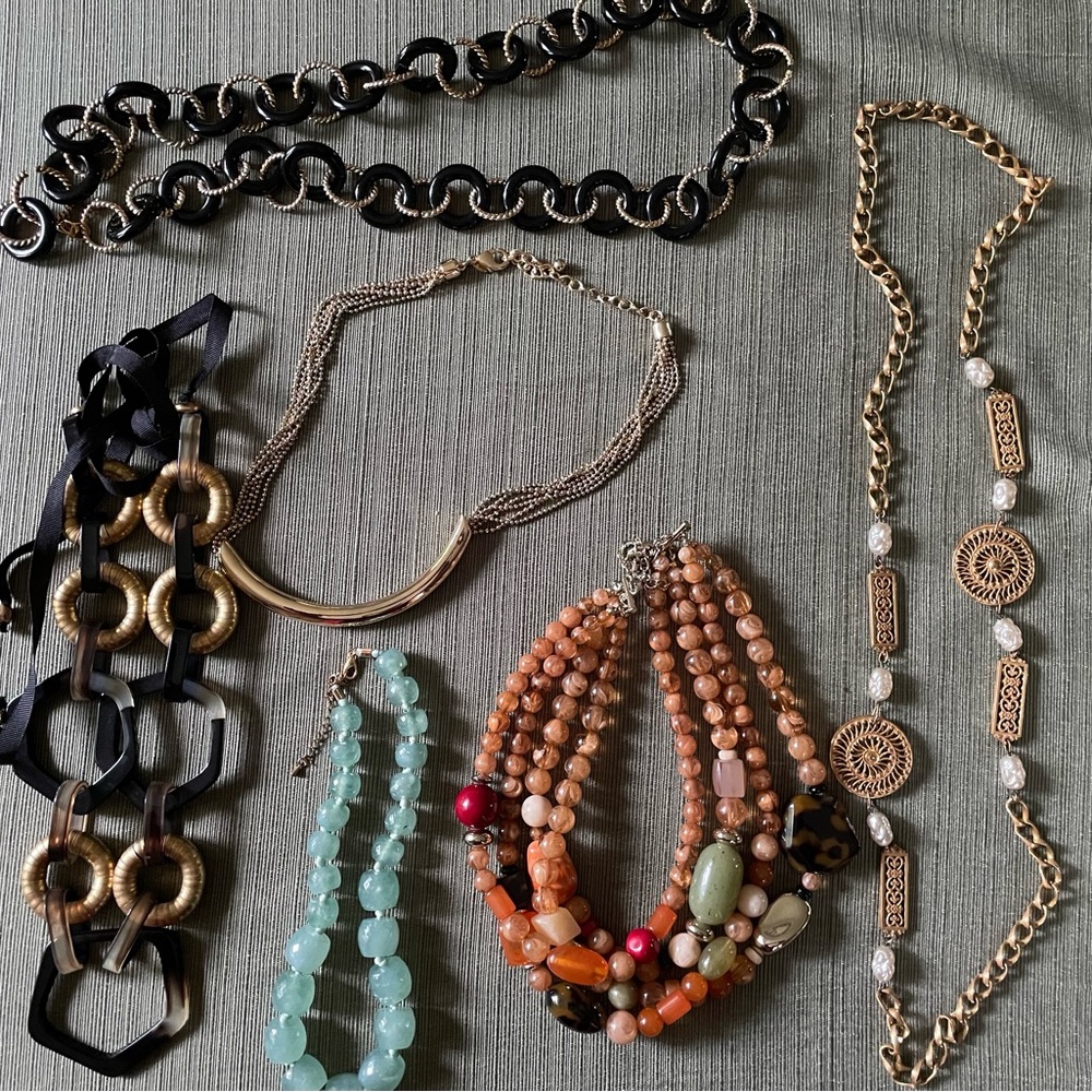 Lot of six assorted chunky necklaces.
